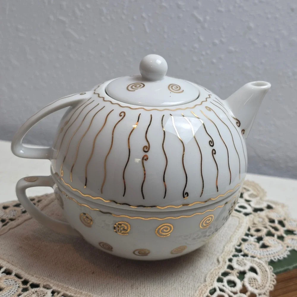 Pottery‎ Barn 'Nile' White Porcelain Tea-For-1 Gold Wavy Line & Spiral Pot & Cup